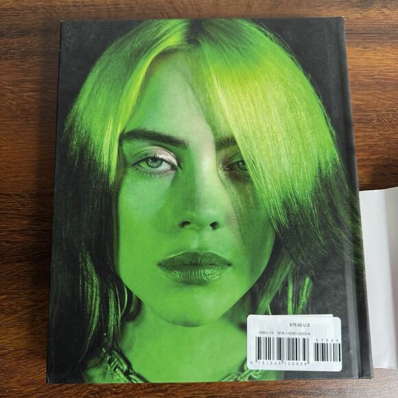 Billie Eilish Signed Edition Hardcover Book ~ Biography Pop Music Artist NEW - Picture 6 of 7